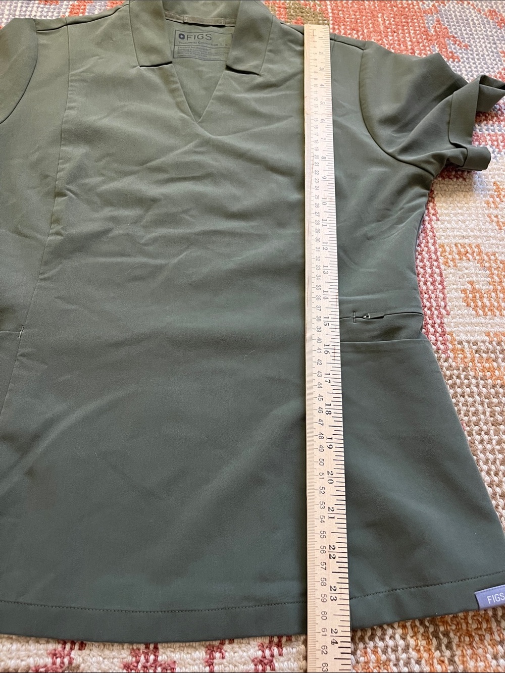 FIGS Inala Slim Scrub Top Green Size S - Picture 6 of 9